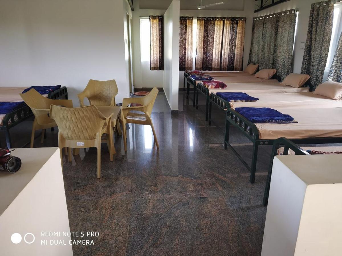 ييلاجيري Thirumala Inn الغرفة الصورة